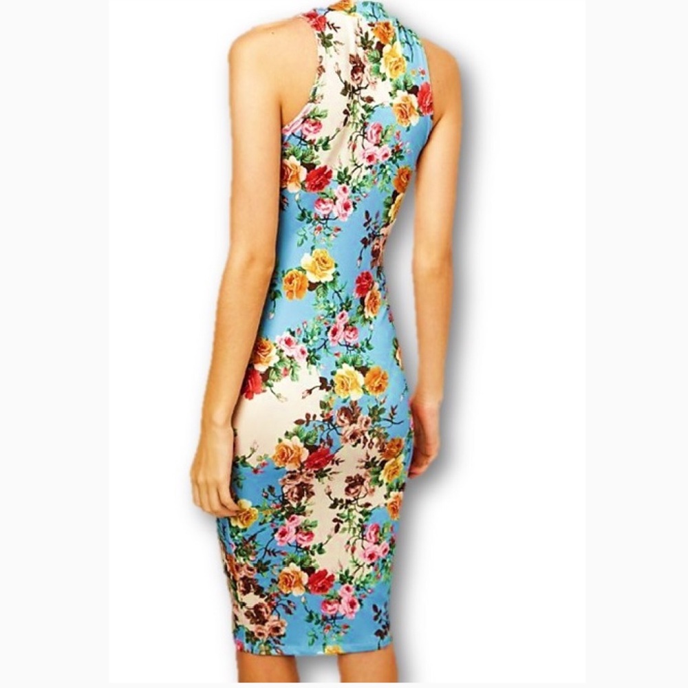 Cherry Blossom Fitted Dress - Picture 2 of 3
